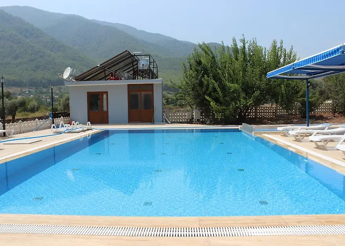 Emir Palas Hotel 2* Ekincik